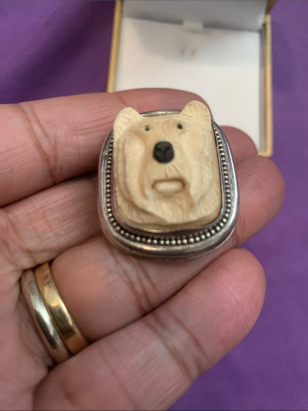 Vintage Korite 925 Mammoth Carved Polar Bear Brooch/Pendant - Picture 3 of 6